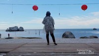 Bebatuan granit di pinggiran pantai