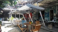 Bagian luar Cafe Tiga Tjeret