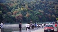 Pemandangan Indah di seberang Arabica Arashiyama