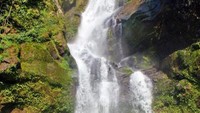 Pelangi menghiasi Air Terjun Lubuk Hitam