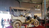 Kendaraan kuno abad 17 yang dipamerkan di museum Angkut