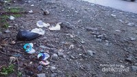 sampah plastik disalah satu destinasi wisata di kabupaten TTS-NTT.
