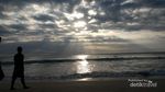 Rileks Dulu di Pantai Dreamland Bali