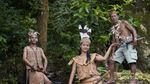Ritual dari Dayak Ini Diakhiri dengan Mandi Bara Api