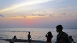 Romantis! Libur Tahun Baru Sambil Menikmati Sunset di Jimbaran