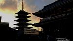 Romantisme Kuil Sensoji Jepang Saat Senja