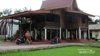 Rumah Adat Bubungan Tinggi ada di Langkat