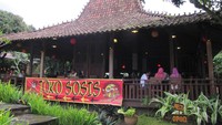 Restoran Rumah Sosis bergaya Joglo (Fitraya/detikTravel)