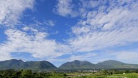 Kota Ruteng Dengan latar belakang  Mandusawu