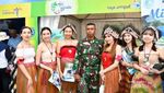 Saat Bule-bule Cantik Asyik Menari Yospan di Raja Ampat