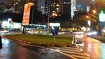 Saat Hujan, Menara Petronas Makin Cantik!