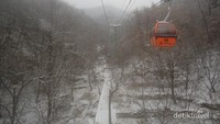 Cable car sarana transportasi di Great Wall bila tidak ingin menempuh banyak pendakian