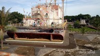 Kapal pltd apung yang jadi objek wisata