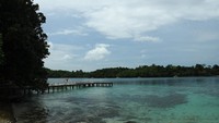 Perairan yang biru dan bersih