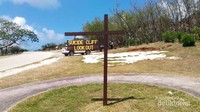 Suicide Cliff, meski namanya menyeramkan tetapi kita bisa melihat panorama yang indah dibawahnya