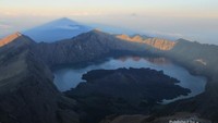 Pemandangan dari puncak Rinjani