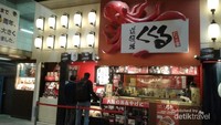 Salah satu gerai di Osaka yang menjual Takoyaki
