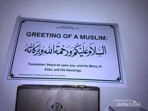 Salat di Masjid Bersejarah di Australia