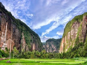 Sambut 2015 dengan Pemandangan Terindah di Lembah Harau