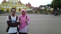 Di depan Masjid Agung Sumenep