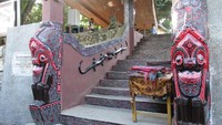 Pintu masuk komplek makam