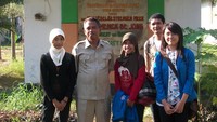 Di depan Sang Hyang Seri