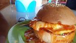 Santai Dulu Sambil Makan Burger Enak di Banda Aceh