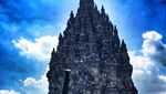 Santai Sejenak di Candi Prambanan