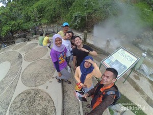 Santai Sejenak di Pemandian Air Panas Cisolok Sukabumi