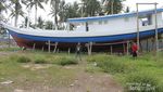 Santai Sejenak Melepas Penat di Pantai Lemo-Lemo
