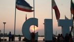 Santai Sore di Pantai Losari, Ada Sunset Cantik & Pisang Epe yang Nikmat