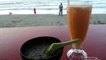 Santai Sore di Pantai Sigli, Aceh