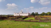 The White Temple di Lumbini
