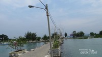 Jembatan penghubung Pulau harapan dan Pulau Kelapa