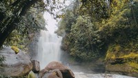 Air terjun Bumbun dari lokasi lebih jauh