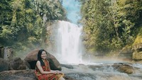 Jaga alam yang Tuhan titipkan. Jangan rusak yang sudah indah. Ingat, jangan buang sampah sembarangan di air terjun Bumbun.