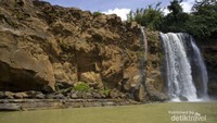 Batuan purba Curug Awang