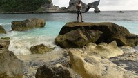 Pulau kecil di depan Pantai Atuh
