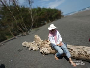 Satu Lagi Pantai yang Indah di Selatan Yogyakarta