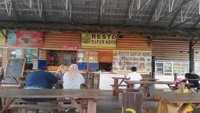 Resto Dapur Neng, menyediakan aneka jajanan khas Bandung