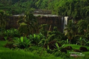 Satu Lagi yang Cantik di Geopark Ciletuh, Curug Awang