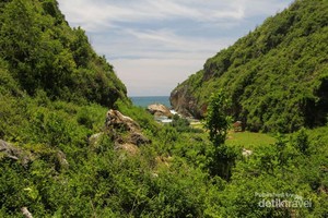 Satu Lagi yang Cantik di Gunungkidul, Pantai Wohkudu