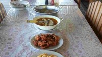 Menu yang disajikan untuk makan siang