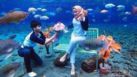 Foto underwater romantis