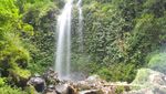 Segarnya Curug Grenjengan Kembar di Magelang