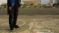 Saya berfoto dengan latar Monas