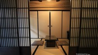 Ruang tamu tampak sangat jepang