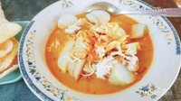 Sarapan Lontong Kari nikmat di Jalan Kelenteng, Bandung.