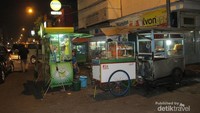 Saat mengakhiri perjalanan, ayo menjajal streetfood