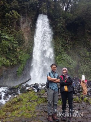 Sejukkan Hati dan Pikiran di Air Terjun Cibereum